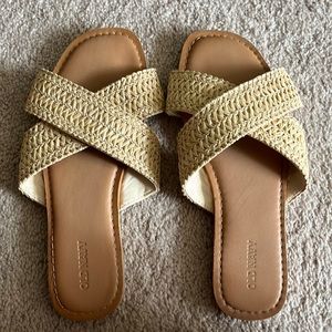 Old Navy straw sandals, size 8 like new
